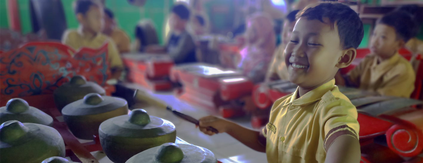 Melestarikan Seni Budaya dengan Karawitan